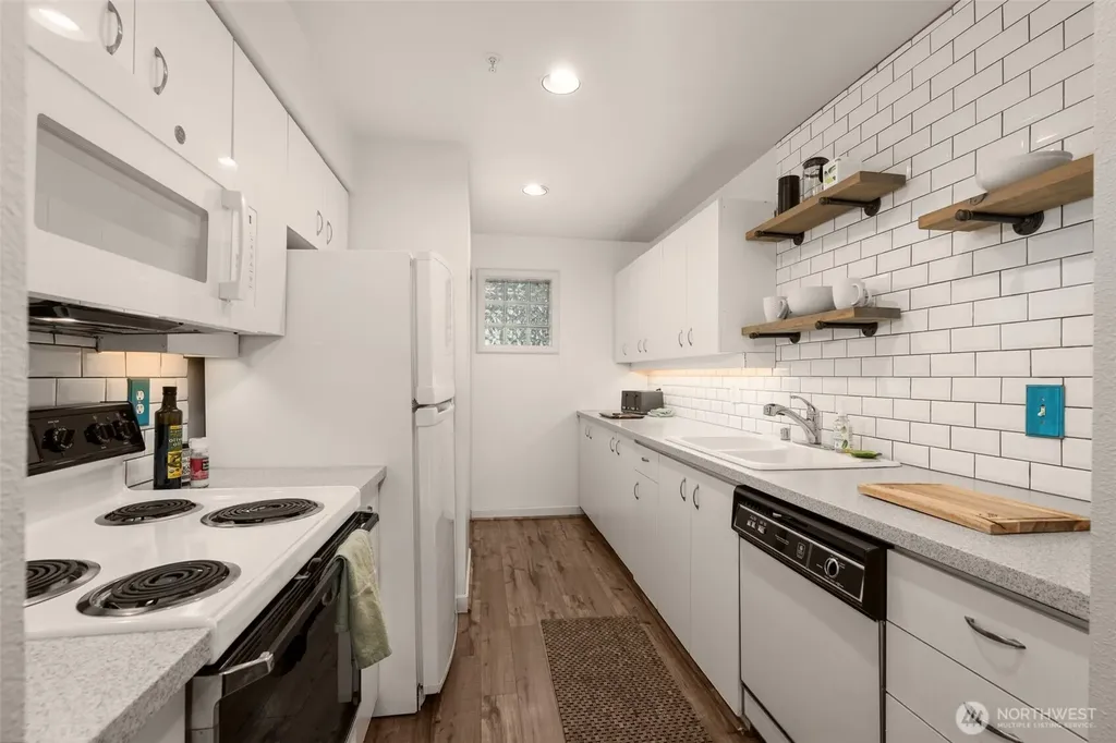 1504 Aurora Avenue N Seattle WA 98109