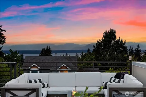 12002 Greenwood Avenue N Seattle WA 98133