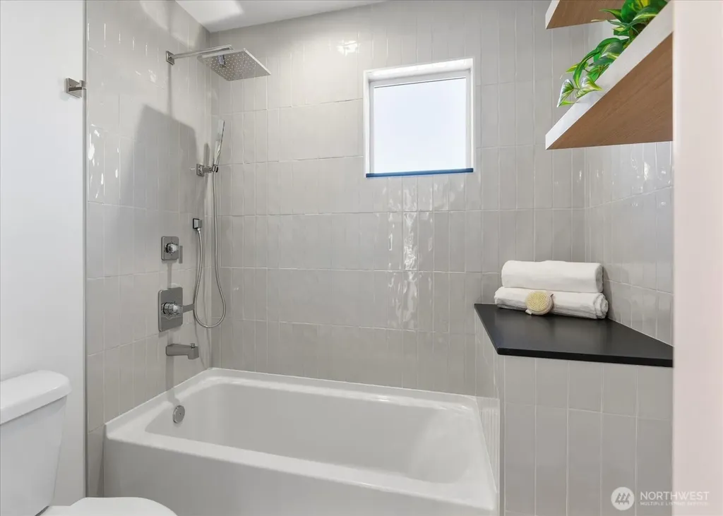 4416 Corliss Avenue N Seattle WA 98103