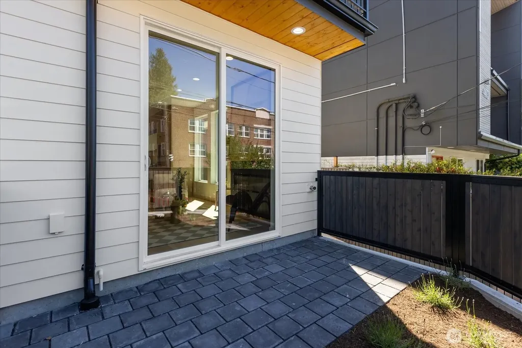 4416 Corliss Avenue N Seattle WA 98103