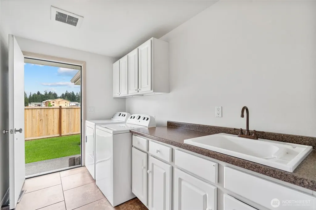1630 Danner Lane NE Lacey WA 98156