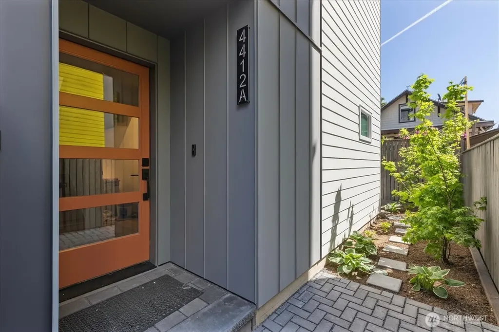 4412 Corliss Avenue N Seattle WA 98103