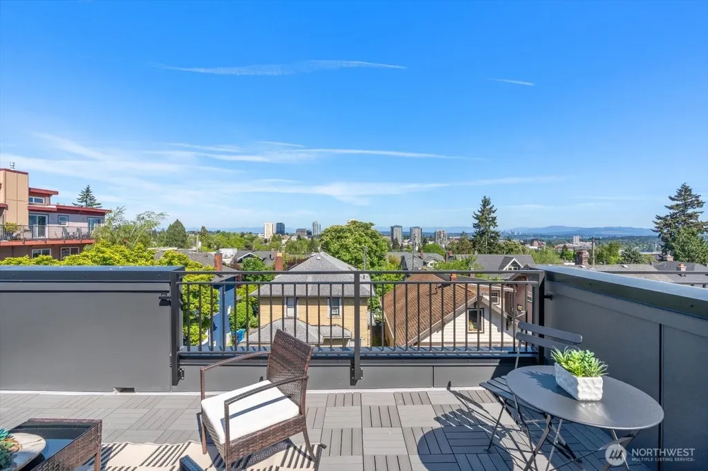 4412 Corliss Avenue N Seattle WA 98103