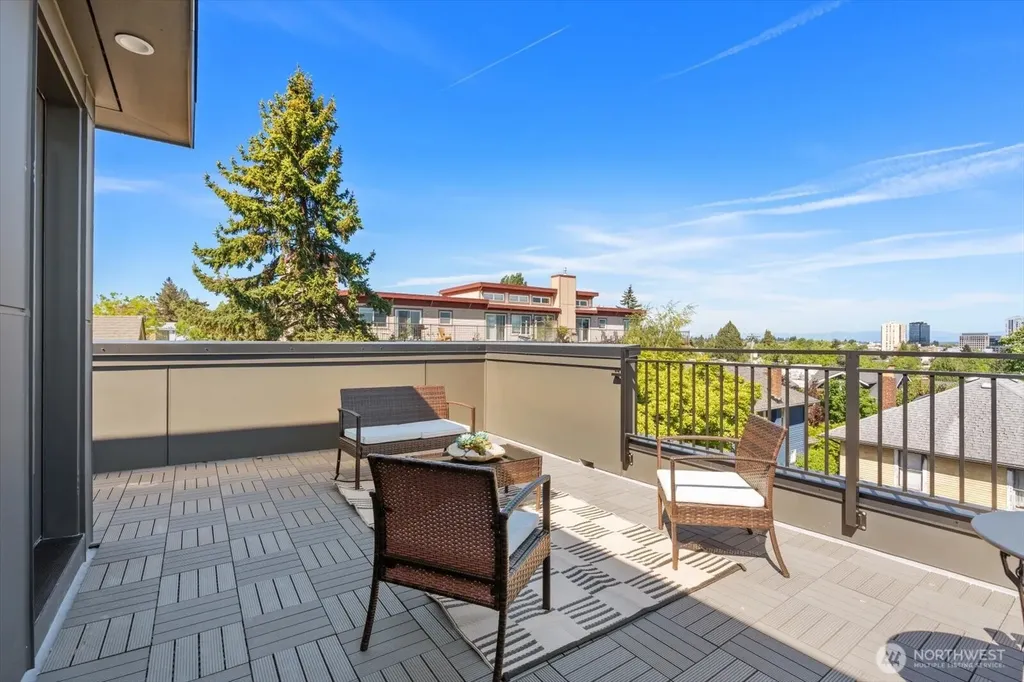 4412 Corliss Avenue N Seattle WA 98103