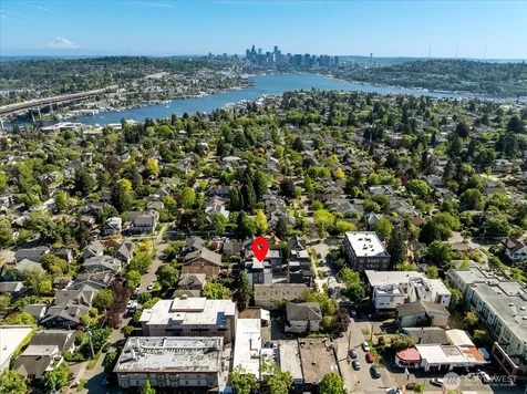 4412 Corliss Avenue N Seattle WA 98103