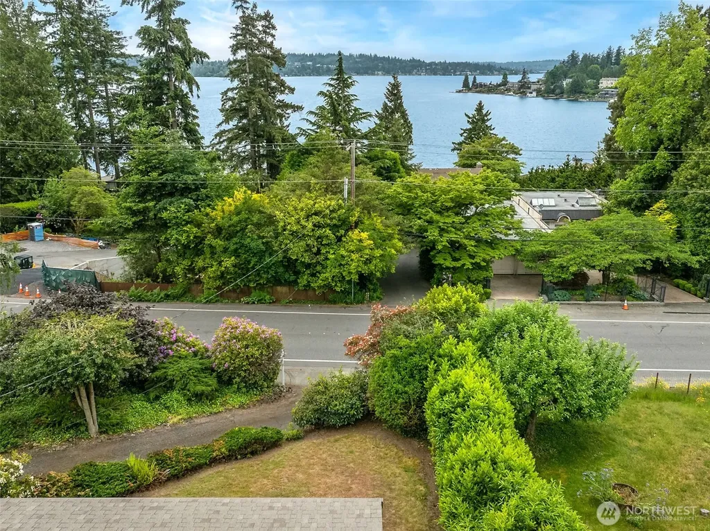 9510 Lake Washington Boulevard NE Bellevue WA 98004