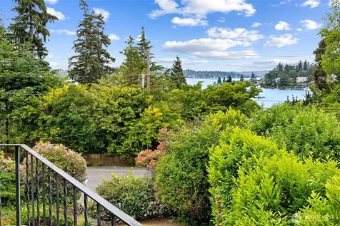 9510 Lake Washington Boulevard NE Bellevue WA 98004