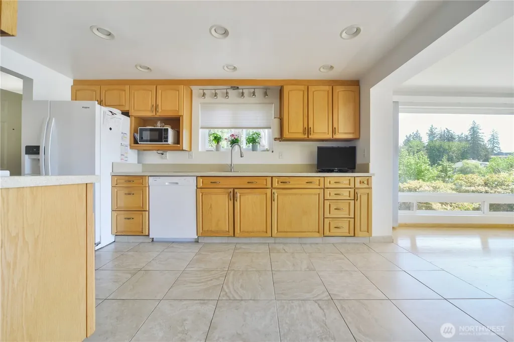 2605 S 304th Street Federal Way WA 98003