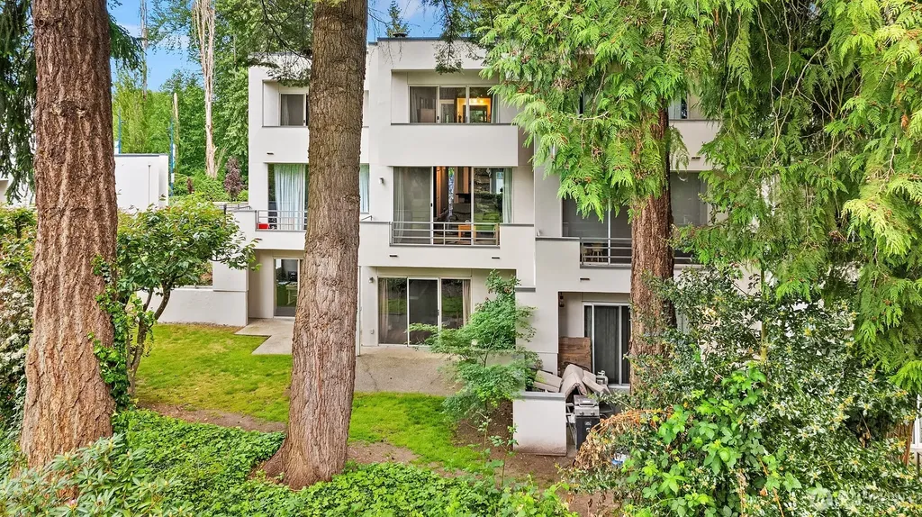 17001 Inglewood Road NE Kenmore WA 98028