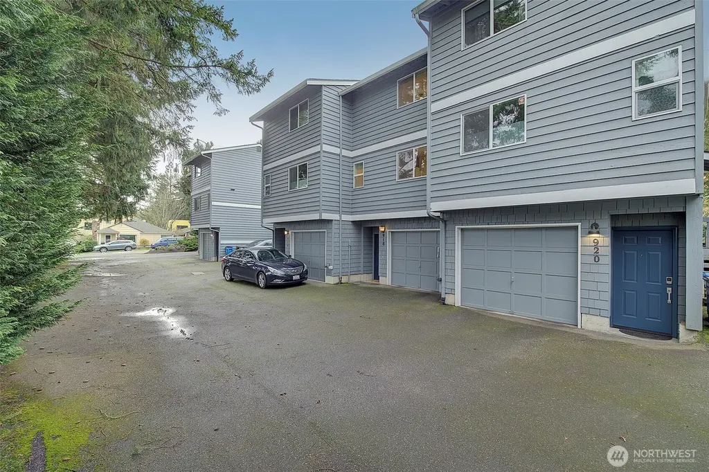 918 N 165th Street Shoreline WA 98133
