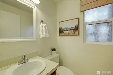 918 N 165th Street Shoreline WA 98133