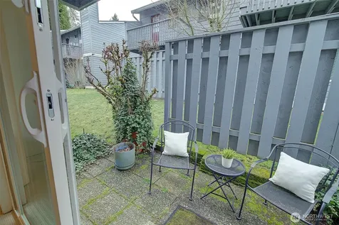 918 N 165th Street Shoreline WA 98133