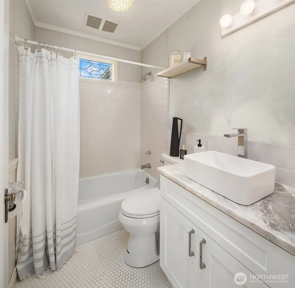 618 Alder Street Edmonds WA 98020