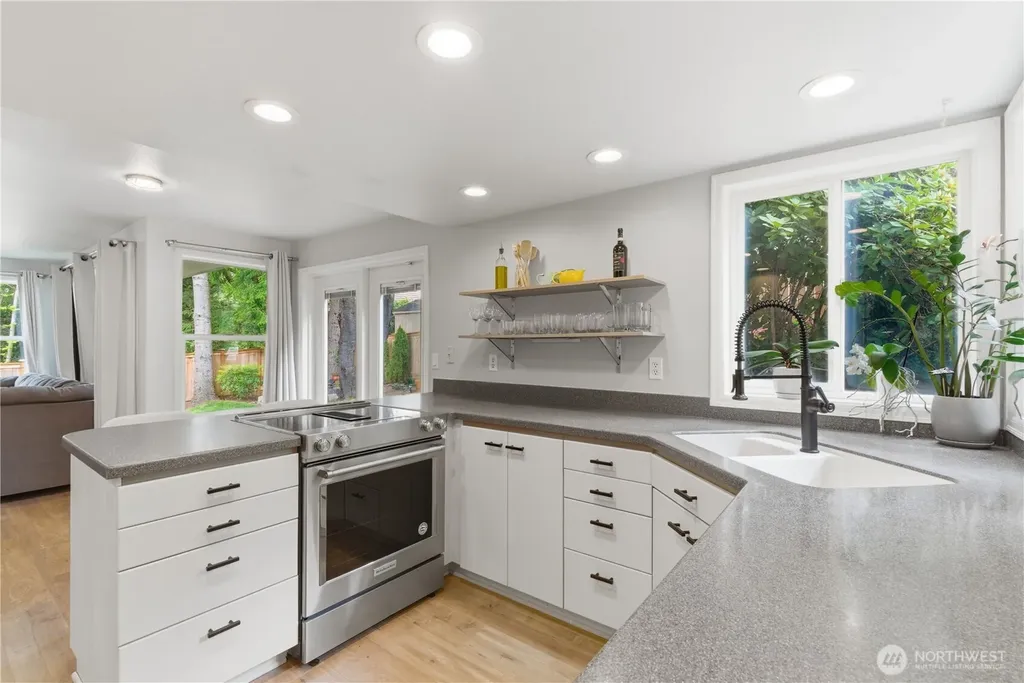 209 Casey Court Steilacoom WA 98388