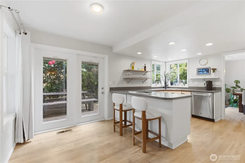 209 Casey Court Steilacoom WA 98388