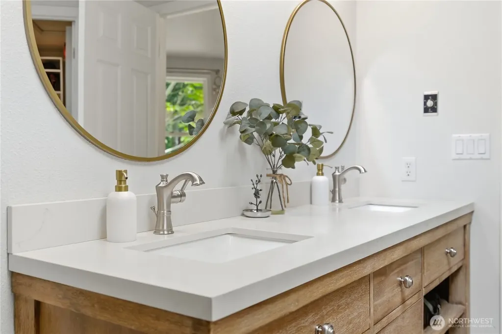209 Casey Court Steilacoom WA 98388
