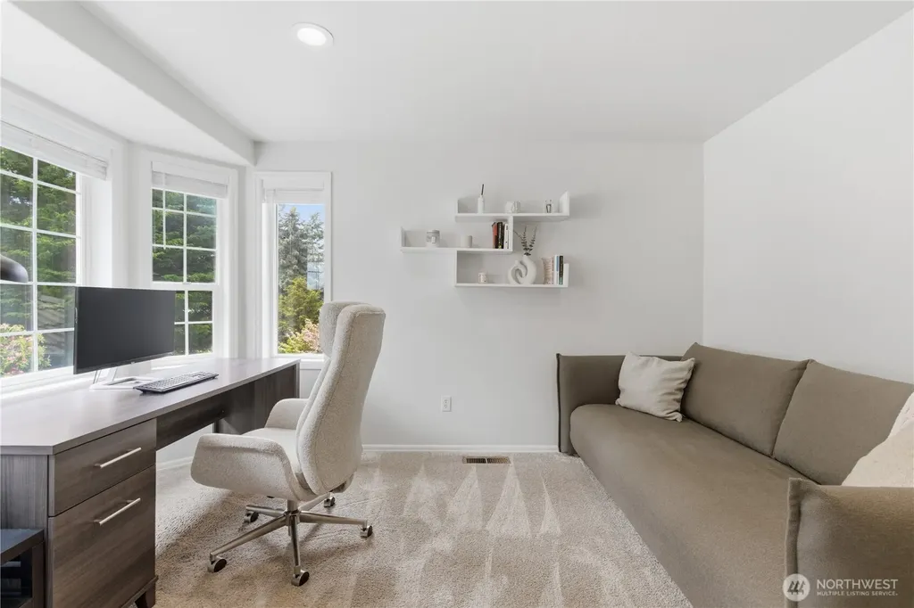209 Casey Court Steilacoom WA 98388
