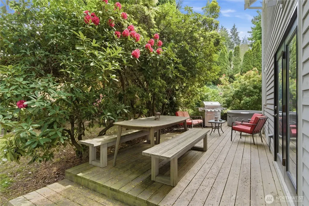 209 Casey Court Steilacoom WA 98388