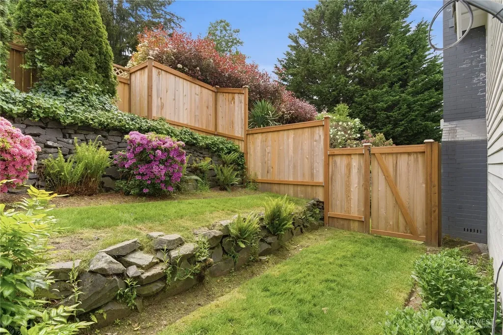 209 Casey Court Steilacoom WA 98388