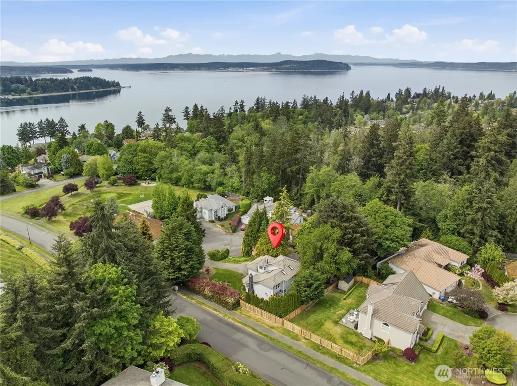 209 Casey Court Steilacoom WA 98388