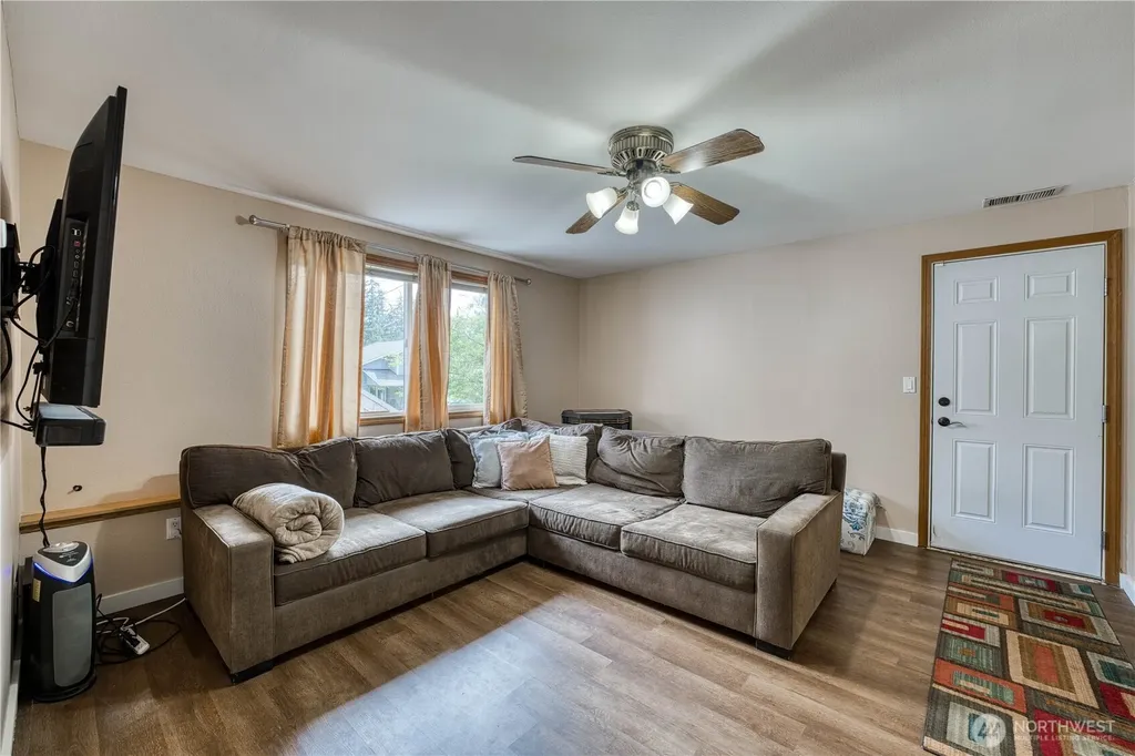 4311 NW Elkhorn Trail Bremerton WA 98312