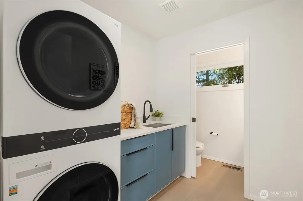 7575 NE New Brooklyn Road Bainbridge Island WA 98110