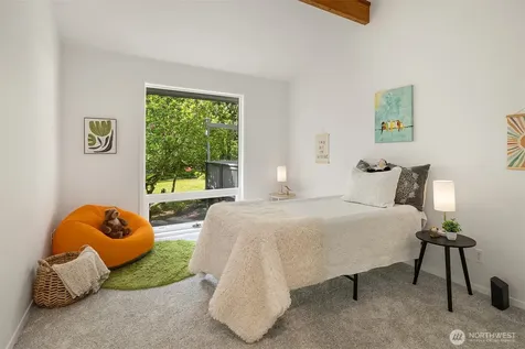 7575 NE New Brooklyn Road Bainbridge Island WA 98110