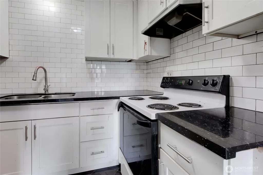 838 Harrington Avenue NE Renton WA 98056
