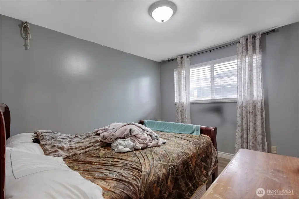 838 Harrington Avenue NE Renton WA 98056