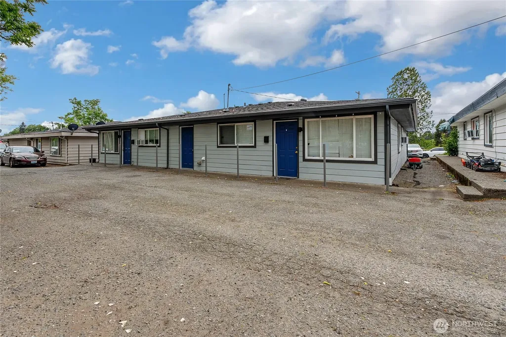 838 Harrington Avenue NE Renton WA 98056