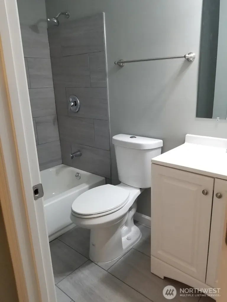 838 Harrington Avenue NE Renton WA 98056