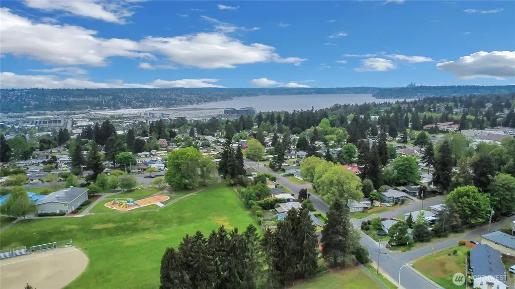 838 Harrington Avenue NE Renton WA 98056