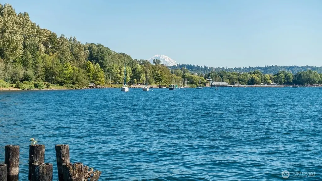 838 Harrington Avenue NE Renton WA 98056