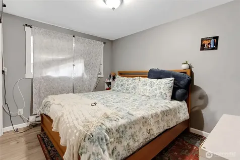 838 Harrington Avenue NE Renton WA 98056