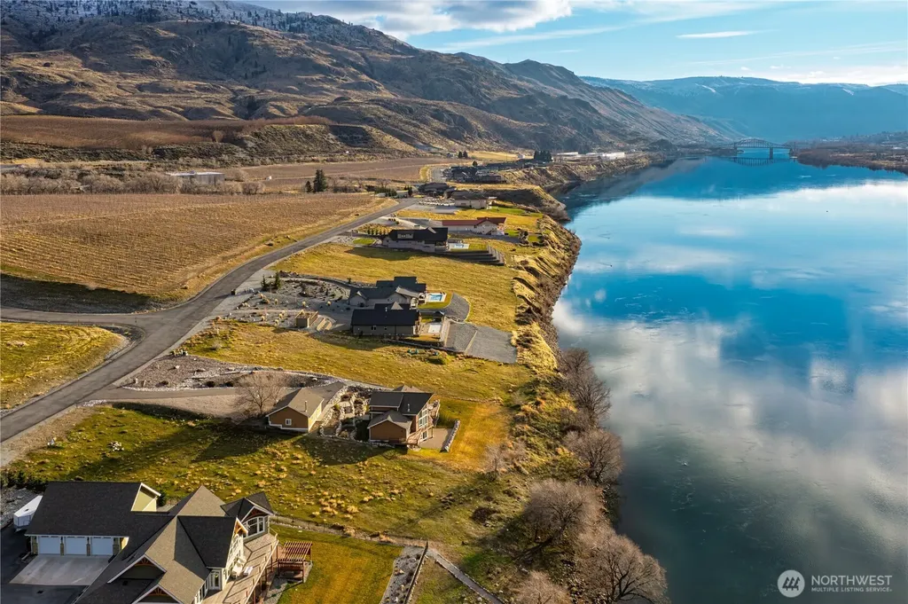 23 N Shore Drive Orondo WA 98843
