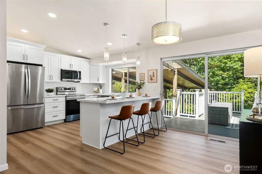 16559 SE 45th Place Bellevue WA 98006