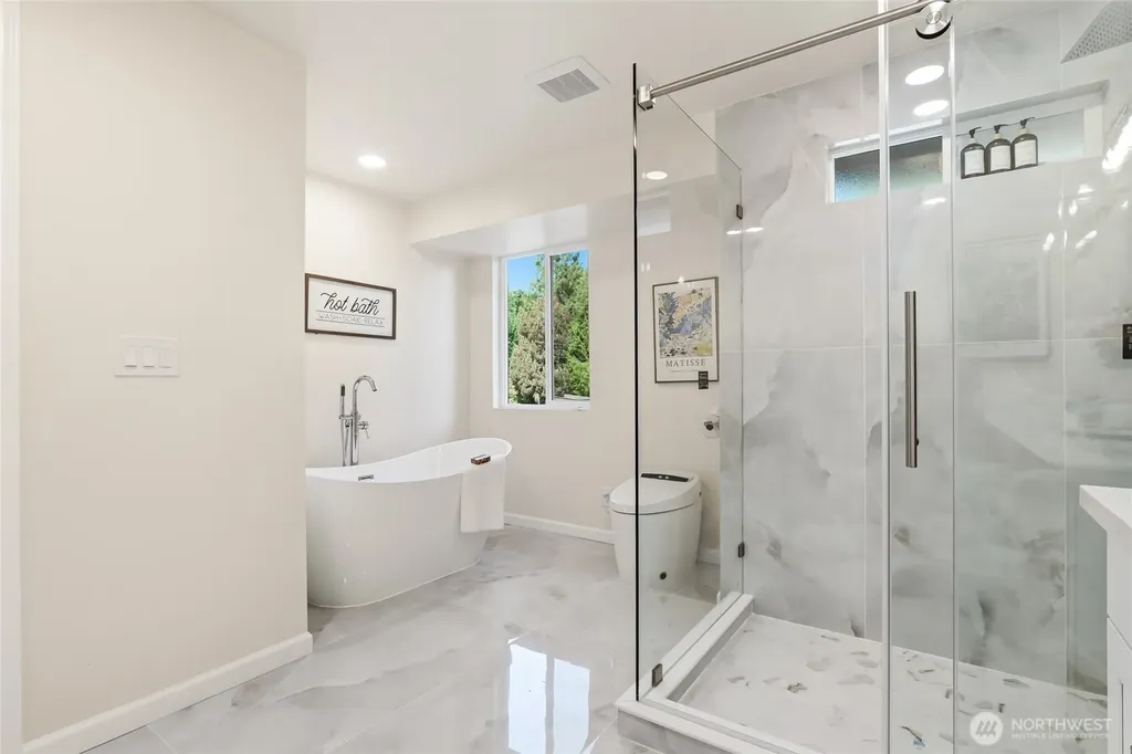 16559 SE 45th Place Bellevue WA 98006