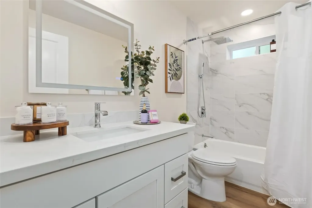 16559 SE 45th Place Bellevue WA 98006