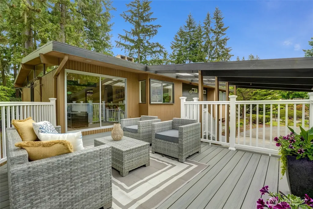 16559 SE 45th Place Bellevue WA 98006