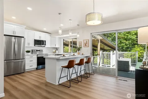 16559 SE 45th Place Bellevue WA 98006