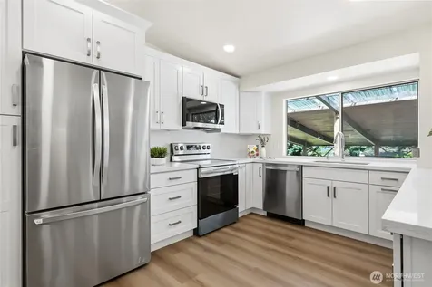 16559 SE 45th Place Bellevue WA 98006