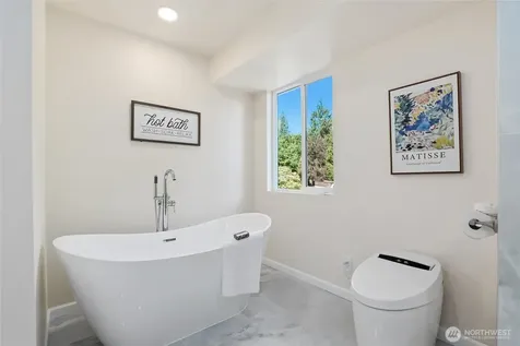 16559 SE 45th Place Bellevue WA 98006