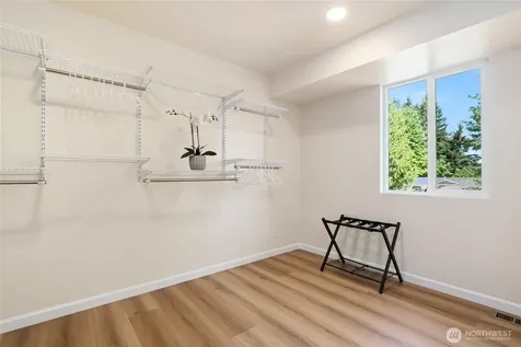 16559 SE 45th Place Bellevue WA 98006