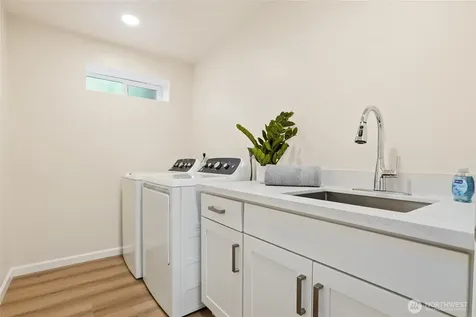16559 SE 45th Place Bellevue WA 98006