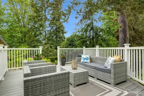 16559 SE 45th Place Bellevue WA 98006