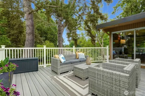 16559 SE 45th Place Bellevue WA 98006