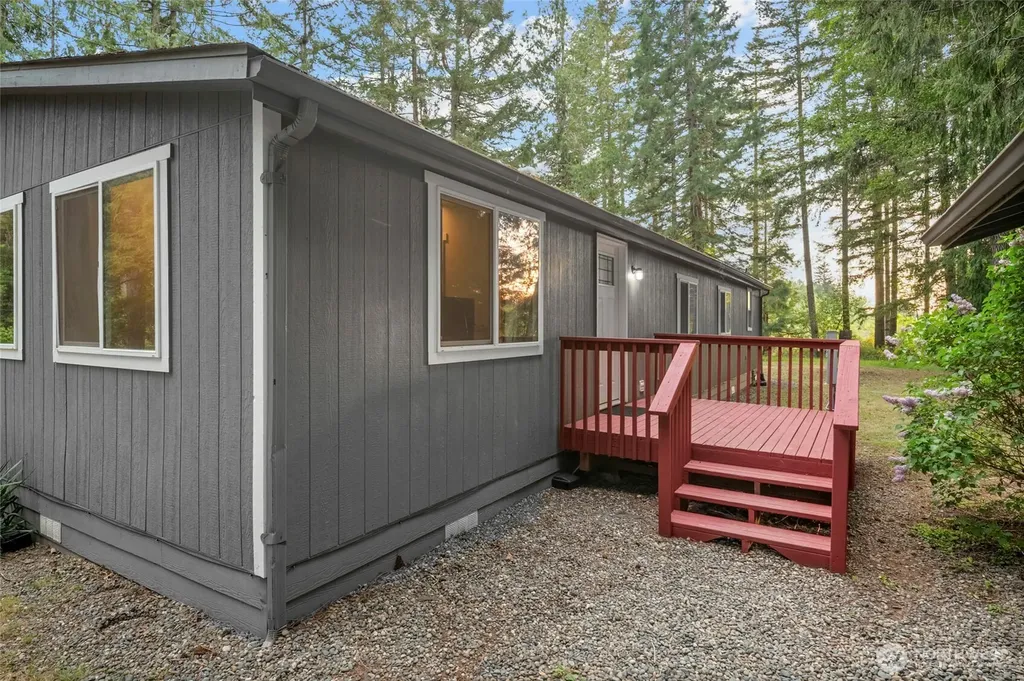 21 Burrows Lane Shelton WA 98584