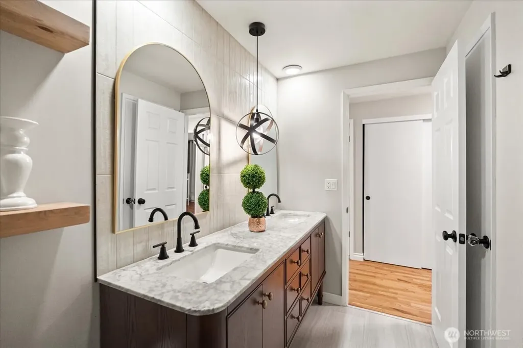 14072 117th Avenue NE Kirkland WA 98034