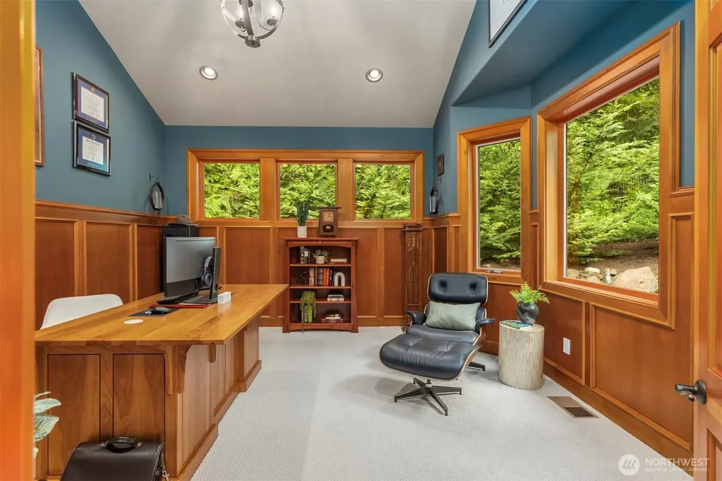 5976 NE Whitmore Way Bainbridge Island WA 98110