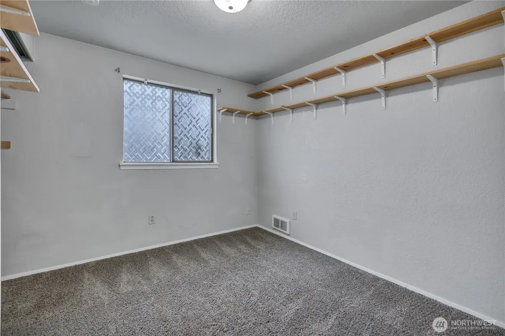 1705 S 88th Street Tacoma WA 98444